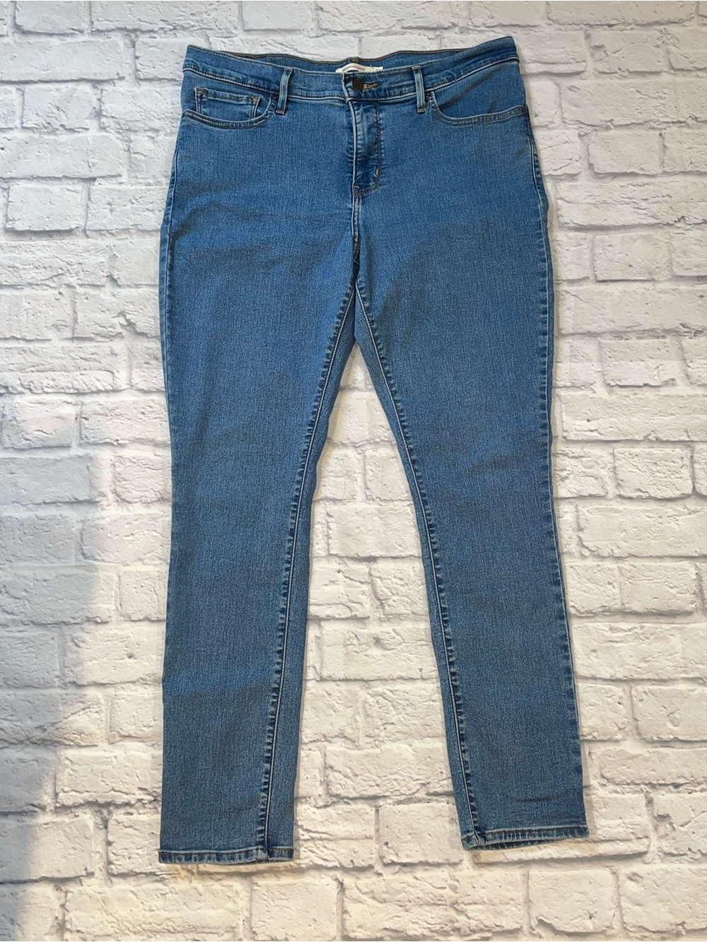 Levi’s 311 Shaping Skinny Blue Size 31